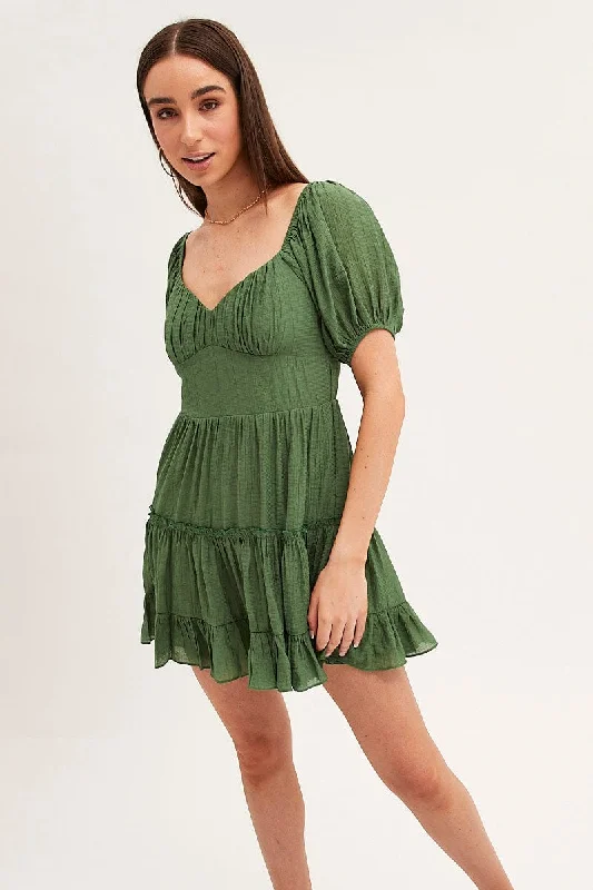 ladies-trumpet-dress-fit-flare-Green Fit And Flare Dress Puff Sleeve Sweetheart Neck