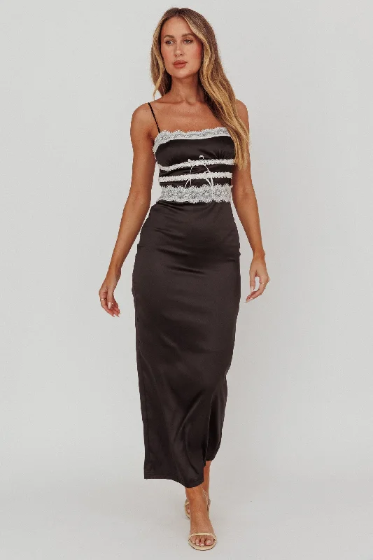 ladies-maxi-dress-sweetheart-neck-Kellan Lace Trim Maxi Dress Black