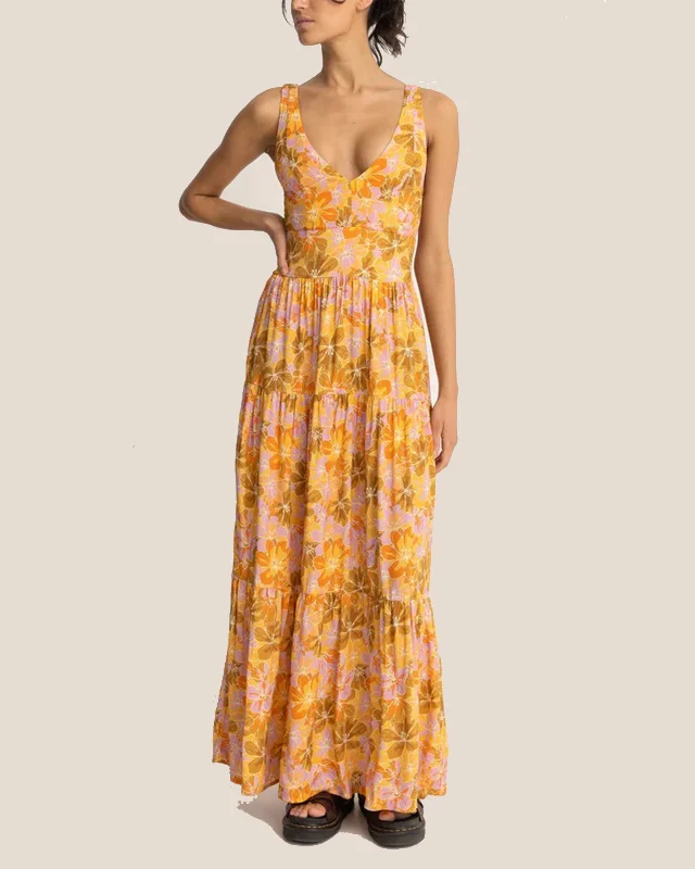 ladies-floral-dress-chic-look-Mahana Floral Tiered Maxi Dress