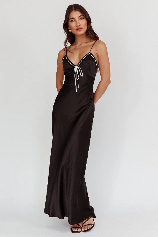 ladies-maxi-dress-timeless-piece-Sharla Bow Bust Maxi Dress Black